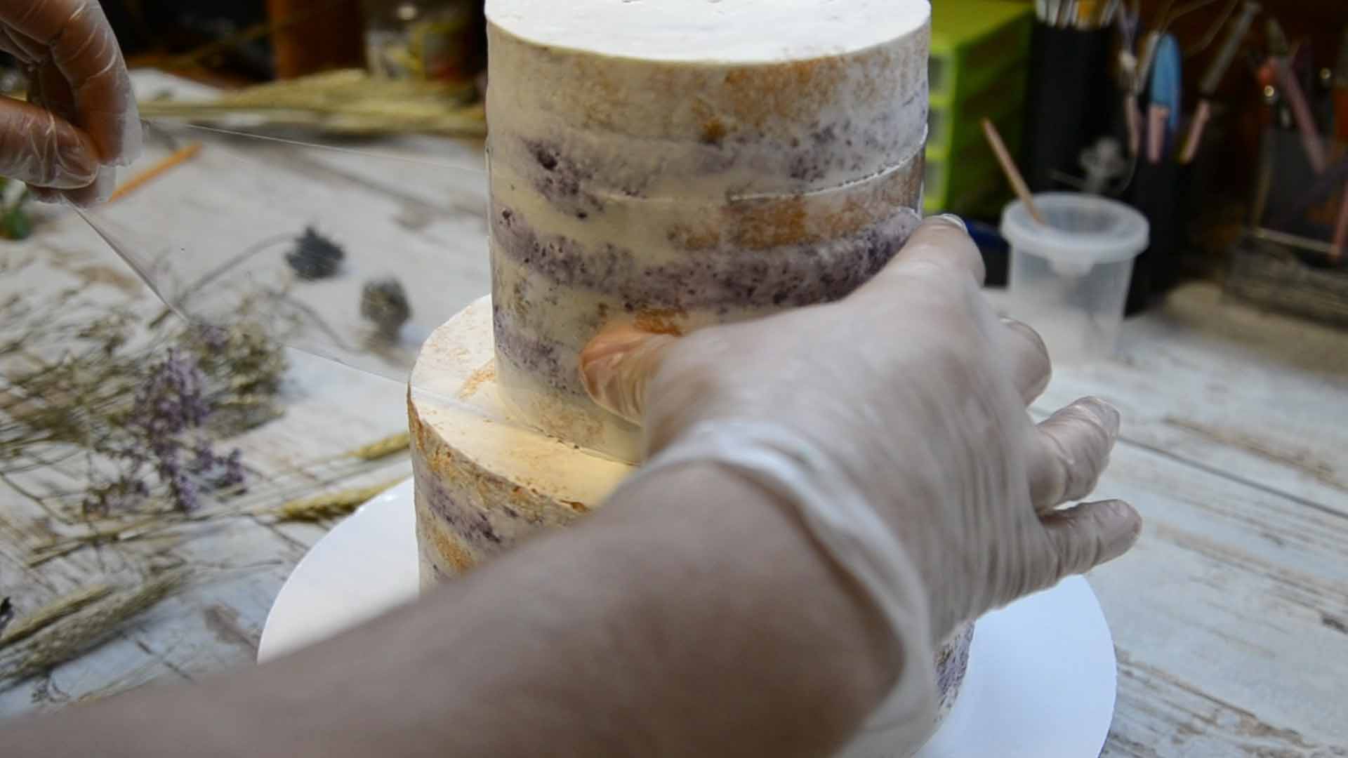 Украшаем голый торт мешковиной