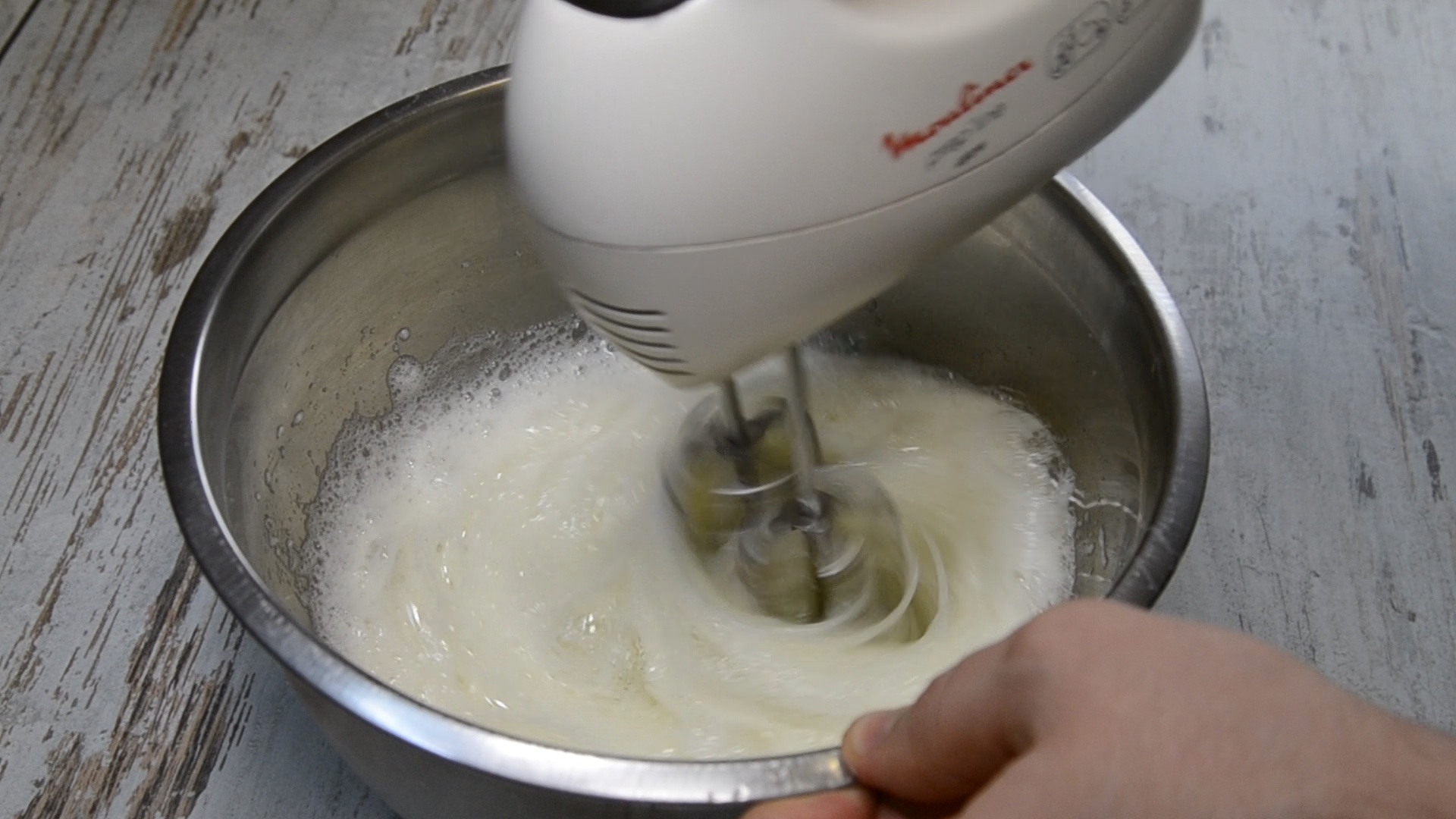 взбиваем белки